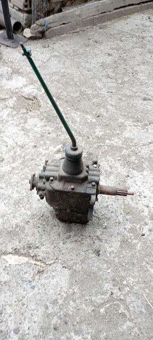 Части за ГАЗ 53 и66 скоросна кутия диференциал и др.
