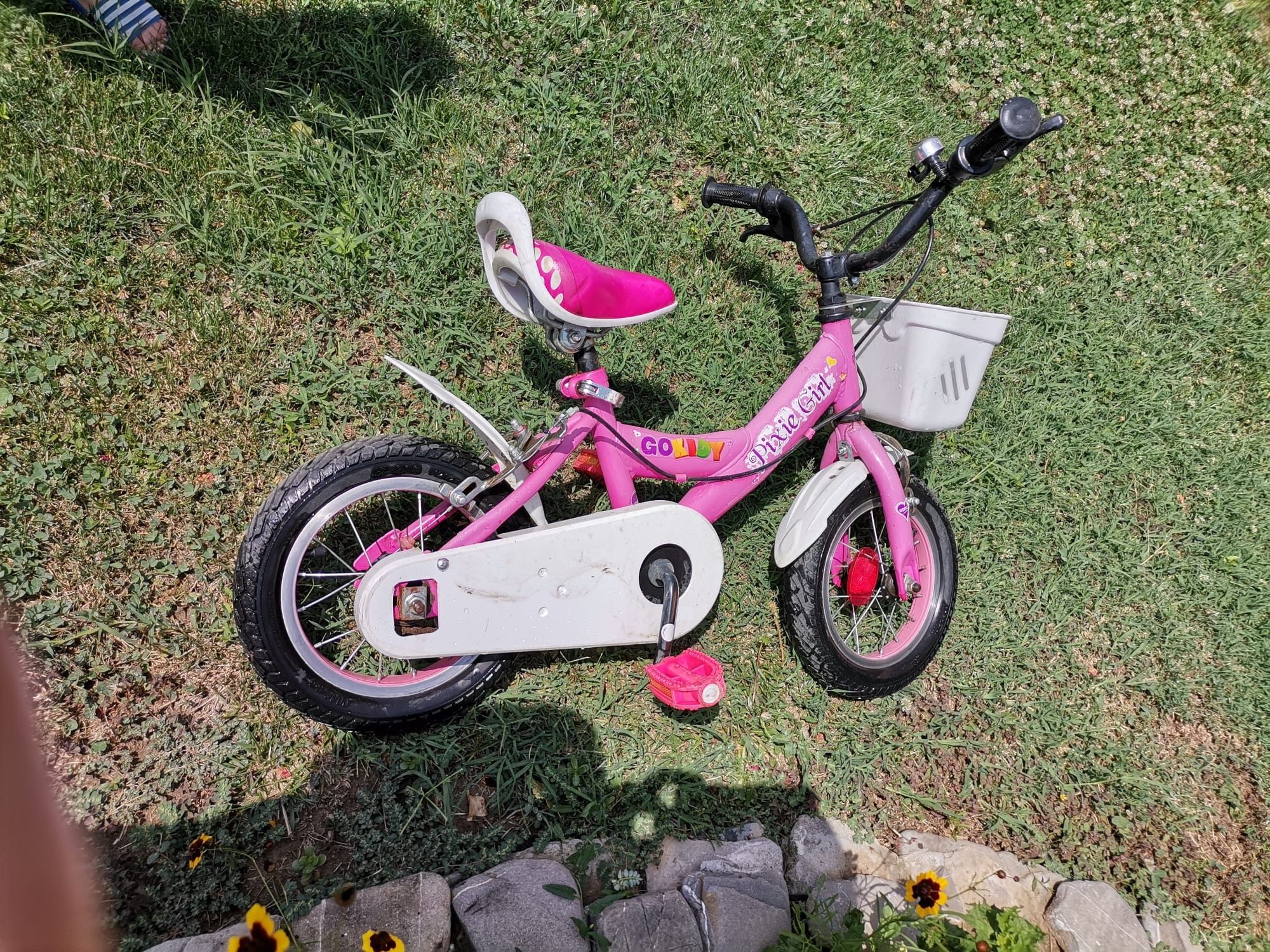 Bicicleta fetiță cu roti ajutătoare utilizata