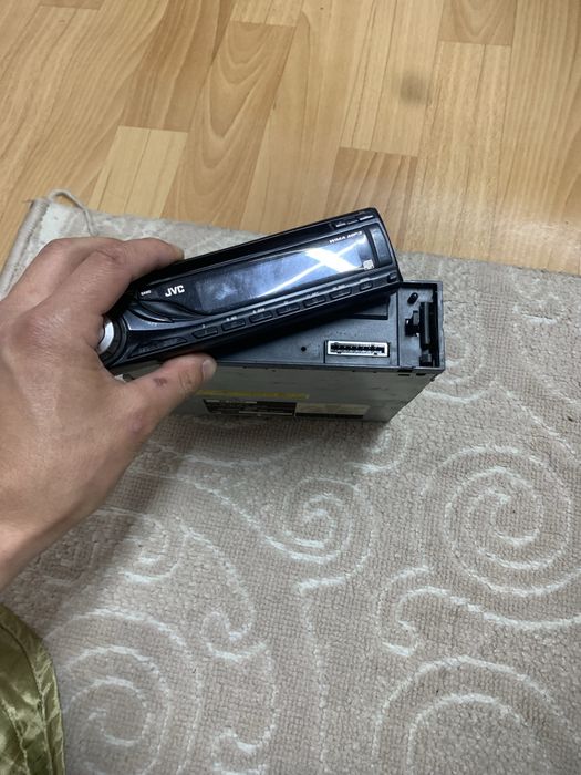 Мафон JVC хорошо работает диск читает без проблем