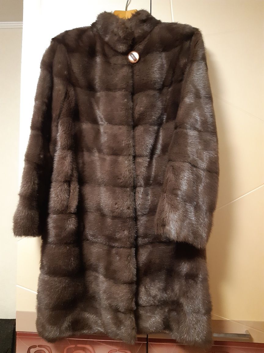 Продам норковую шубу, р-р 48