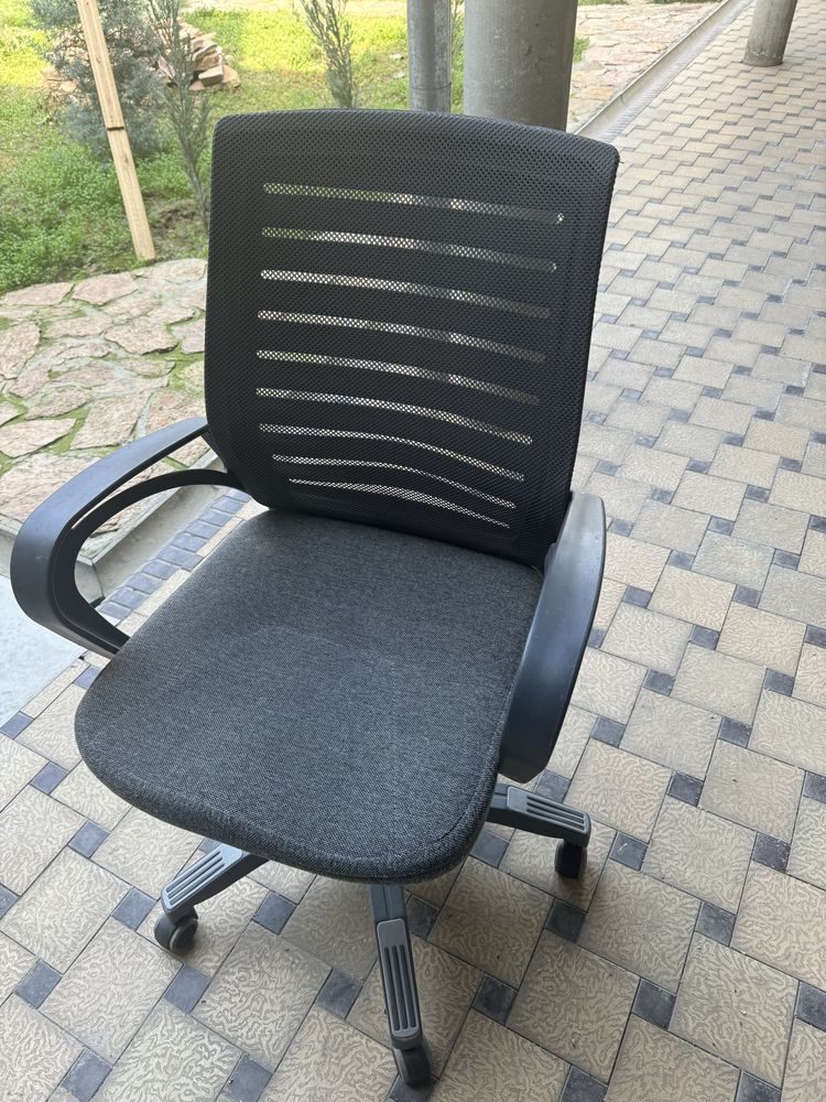 Stul sotiladi ofise stuli