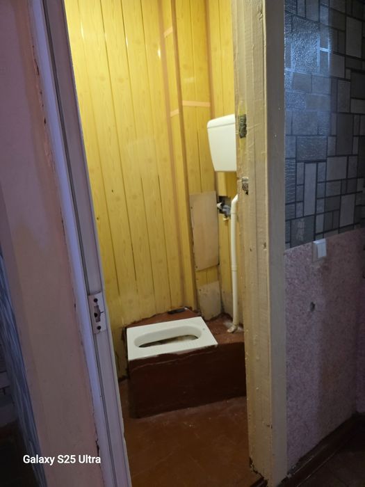 Асака банк аптекани тепаси 2 хона 70 квадират шароитлари яхши исик