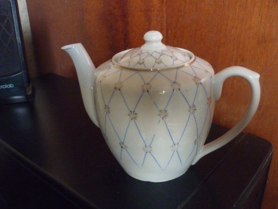 Чайник Песочное 1957 г. Голубая сетка Позолота