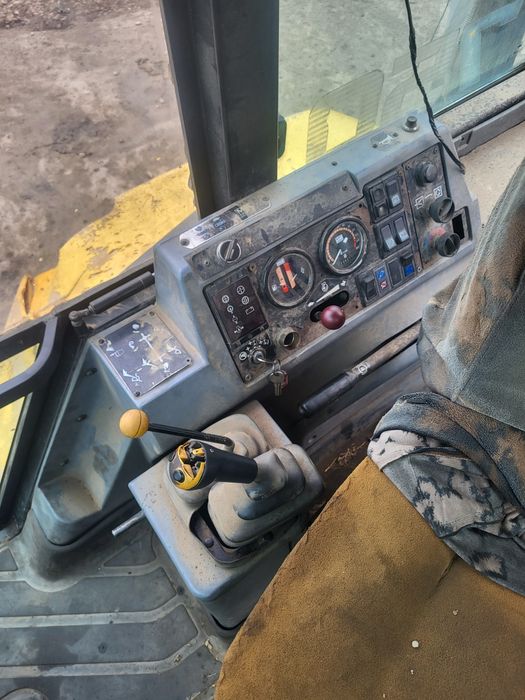 Vand buldoexcavator mf 750