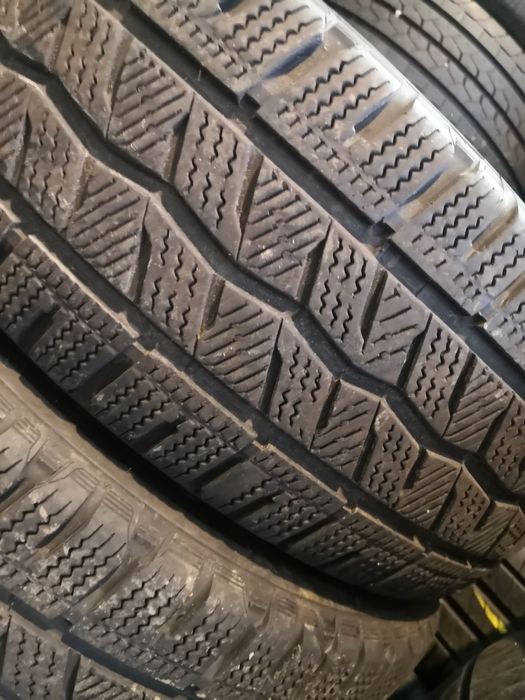 235 65 16 C 16 цола гуми за бус лекотоварни hankook dot 24