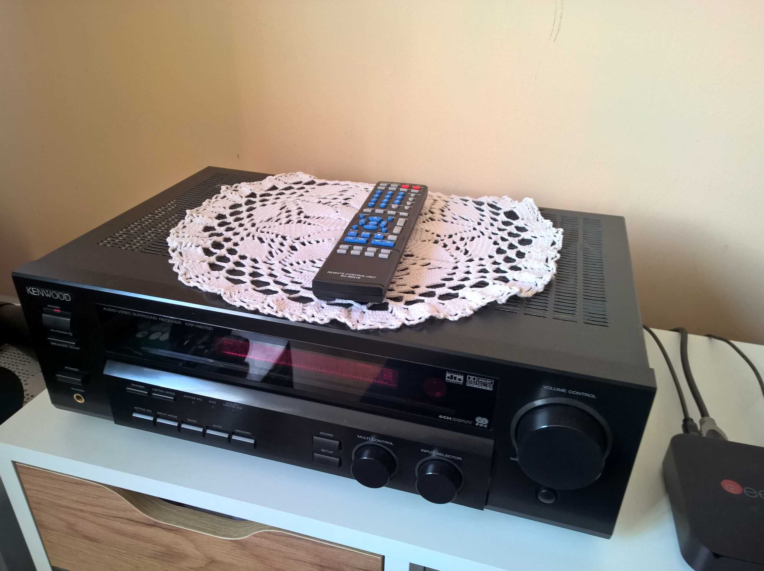 6.1 Receiver Kenwood KRF-V6070D, 6 x 100W