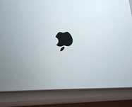 MacBook pro 2024 încă în garanție