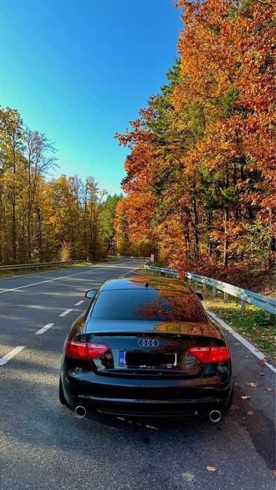Vând Audi A5 Coupe Quattro model cu pachet S-line