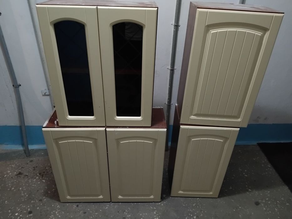 Продам навесные шкафы от кухонного гарнитура.