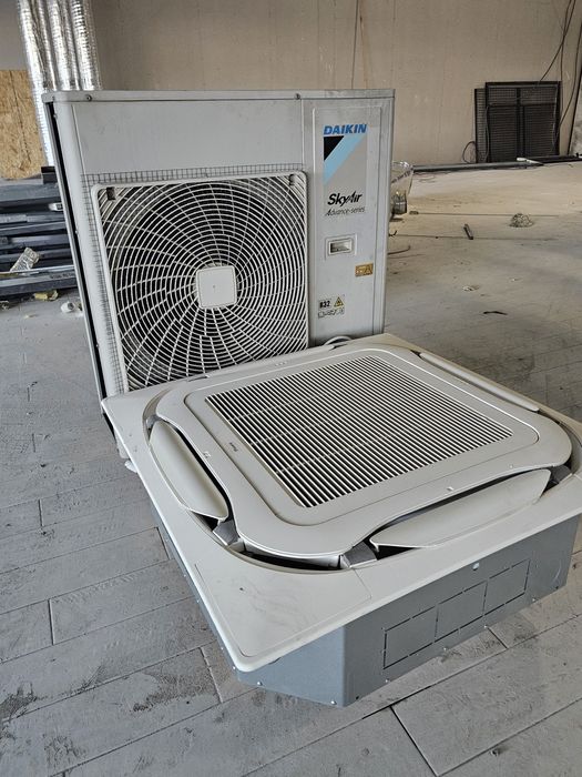 Vand 5 buc AC comercial Daikin 14kw - caseta 4 directii+U. Ext R32