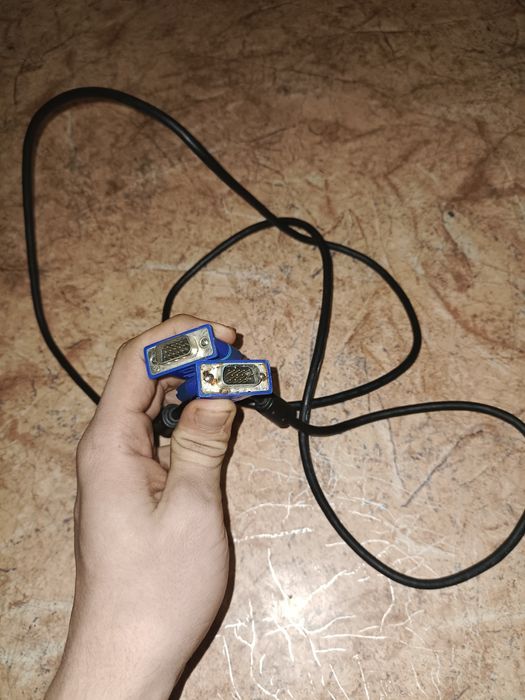 Продам кабель VGA