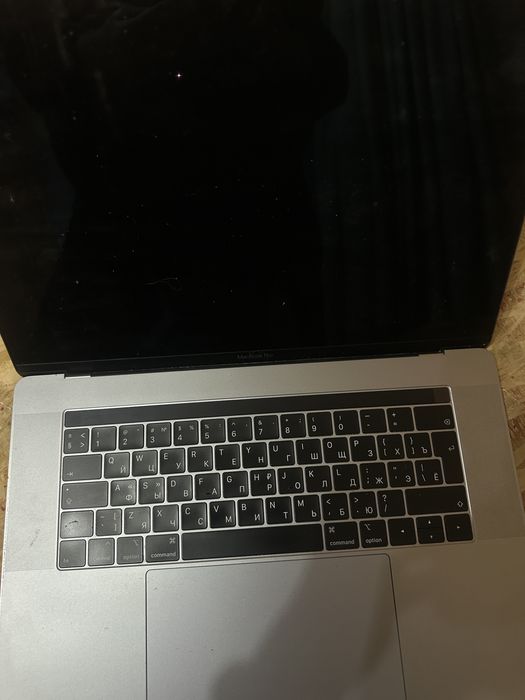 Macbook pro 15 a1990