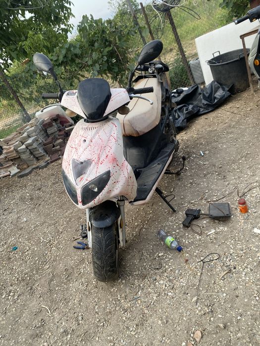 Vand scuter 125cc 4t perfect fuctional scuterul nu detine acte