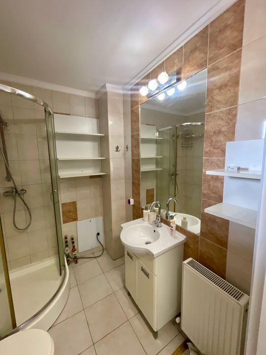 Vând apartament 2 camere  zona Parc Salca