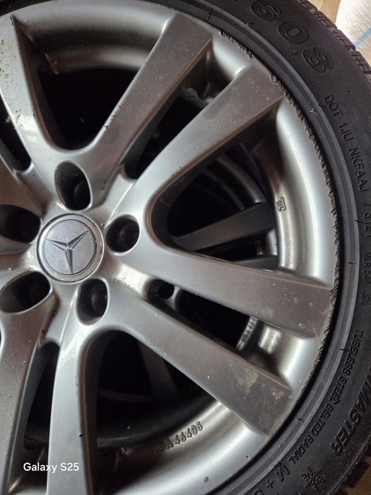 Vând 2 seturi de jante