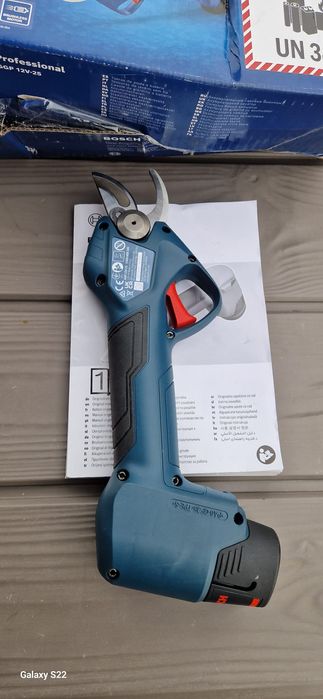 Bosch foarfeca de tăiat crengi pe acumulator