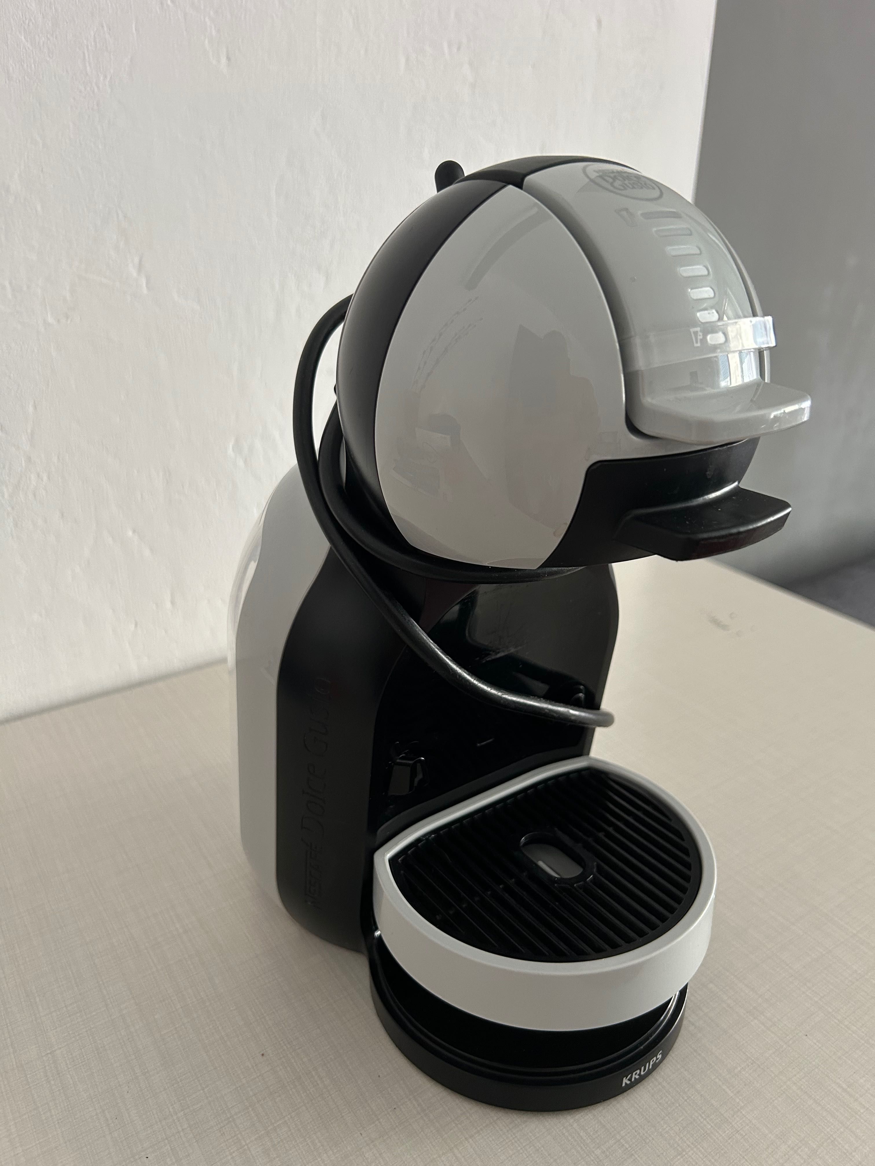 Продавам кафемашина Dolce gusto