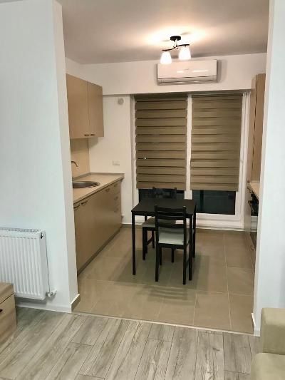Inchiriez apartament