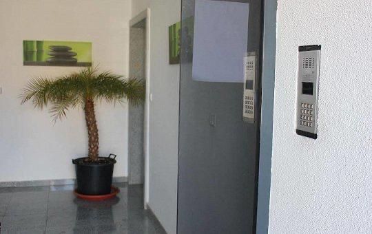 Даваме под наем четиристаен апартамент в кв. Траката
