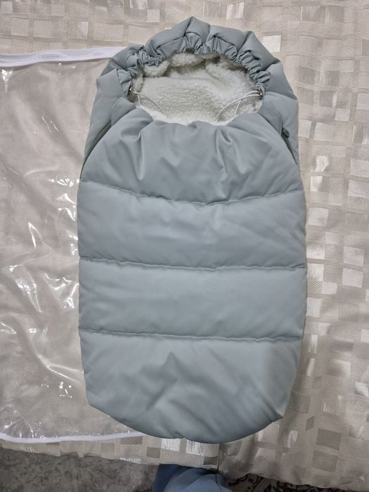 Продам кокон,комбенизон,уголок.Шапка,снуд,вещи два пакета в подарок