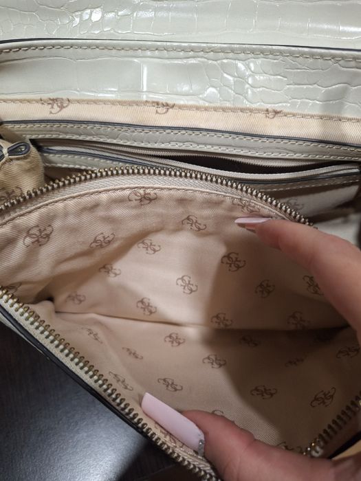 Geantă originala guess in stare perfecta