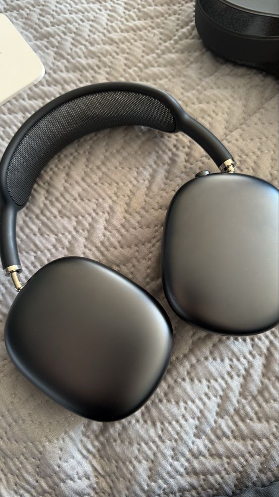 AirPods Max 2 Midnight (ново поколение) – отлично състояние
