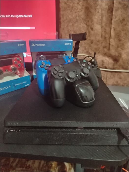 PlayStation 4 slim 500gb + 2 Джойстика