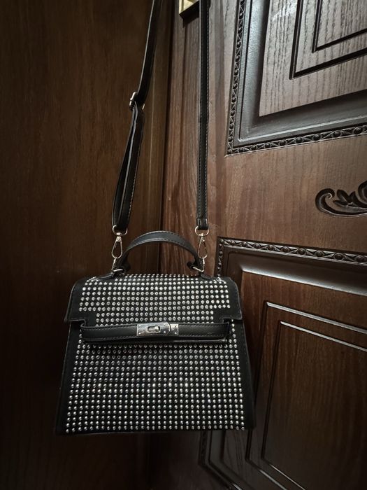 Продам женскую сумочку