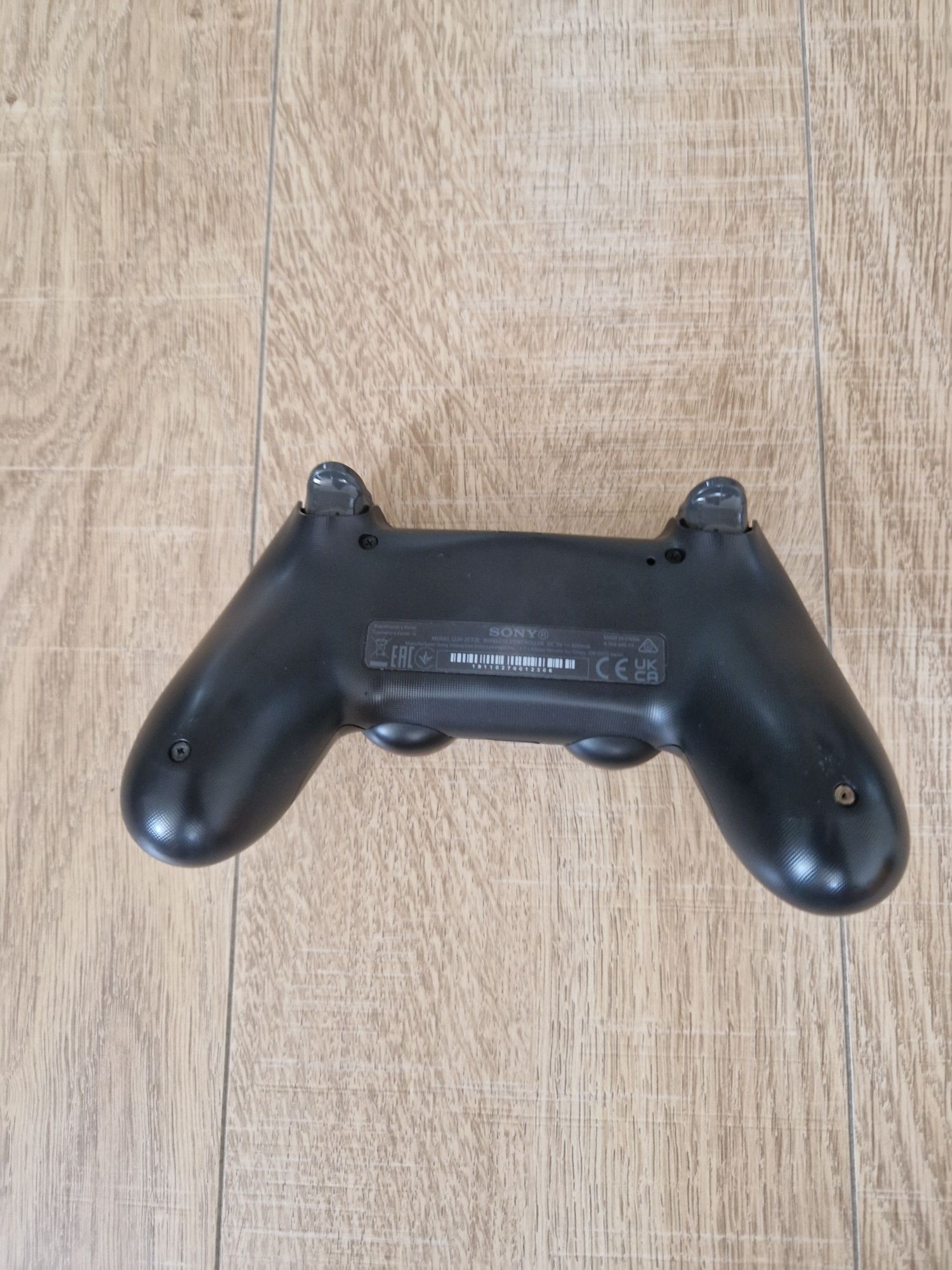 Ps4 1 controler 850 GB