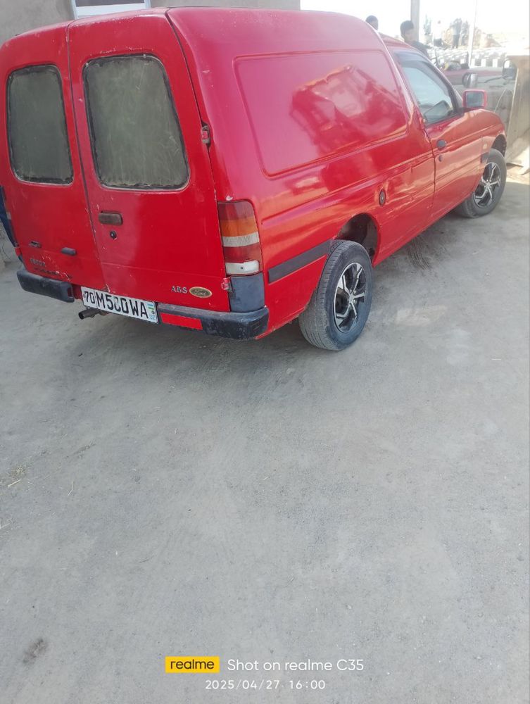 Ford Escort 1995 yil