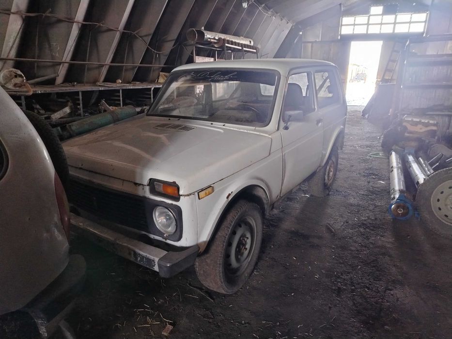 Ваз-2121 4x4 в не рабочем состоянии.