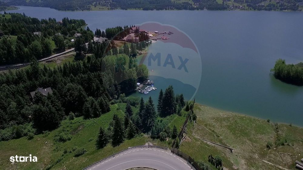 De vânzare teren cu deschidere la lac Colibița