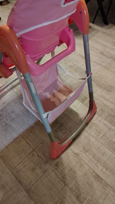 Scaun bebe culoare roz