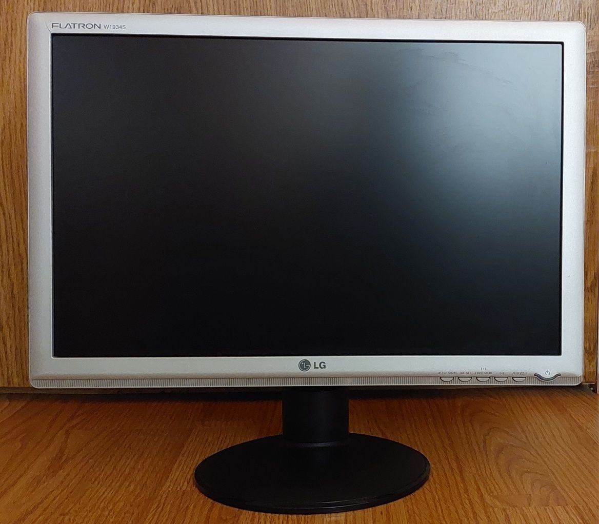 Desktop/monitor PC marca LG