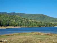 Teren  Lac Poiana Uzului