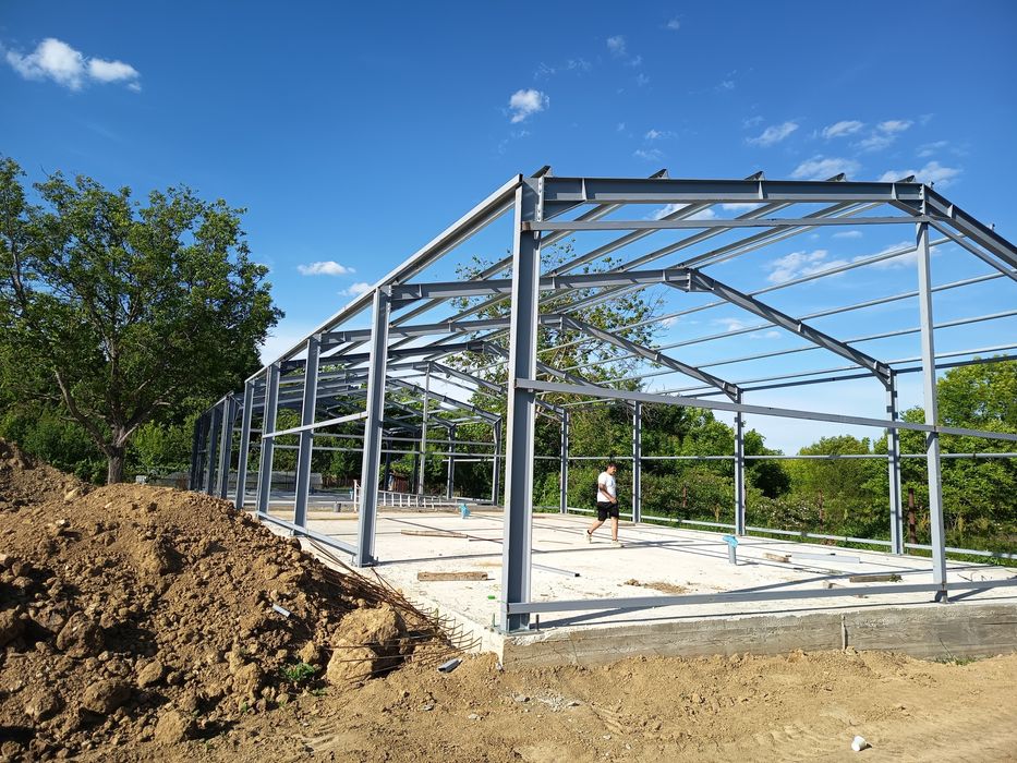 vindem structuri metalice diferite mărimi