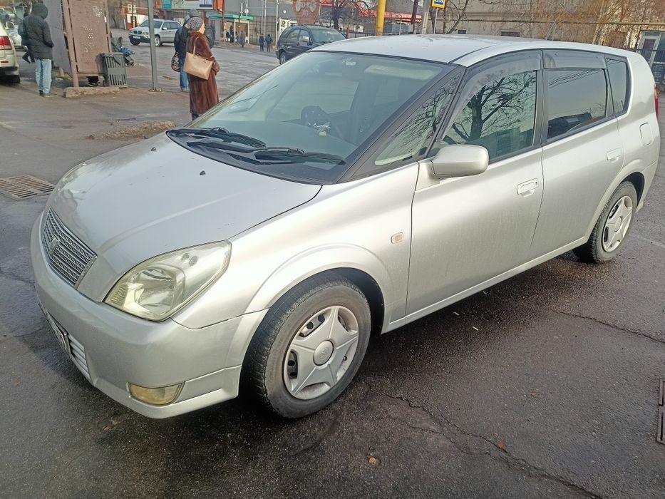 Продам задний фонарь на Тойоту