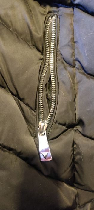 Черно дамско пухено яке Guess