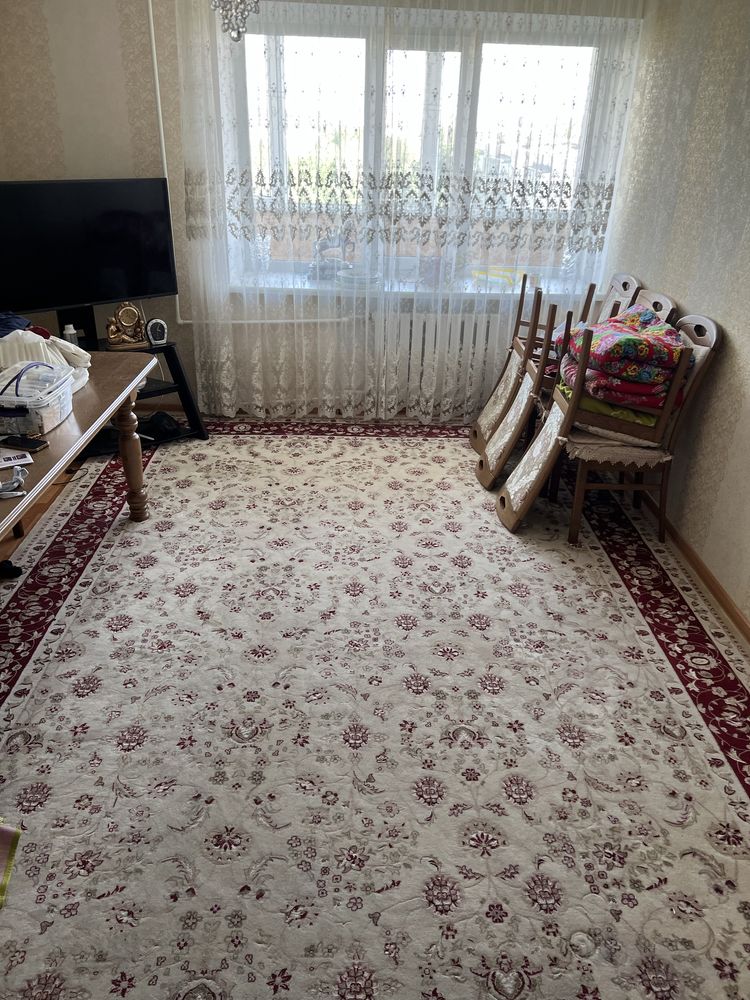 Ковер 5х3 м, в отличном состоянии