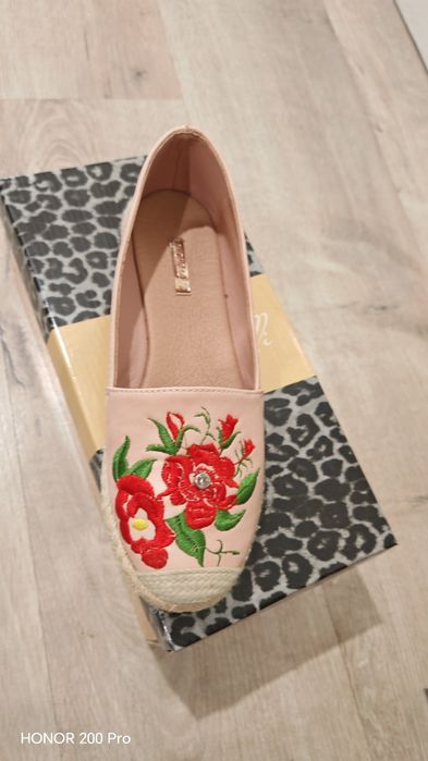 Розови мокасини с бродерия 37н