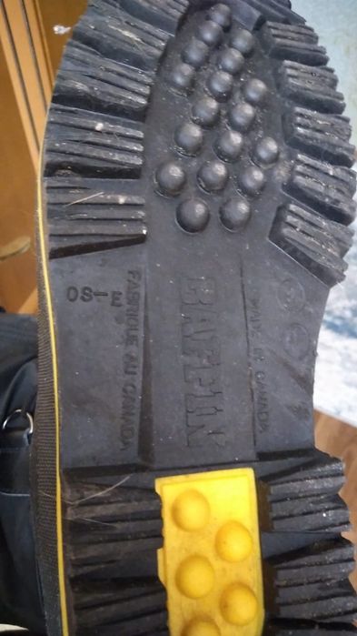 Продам сапоги Baffin