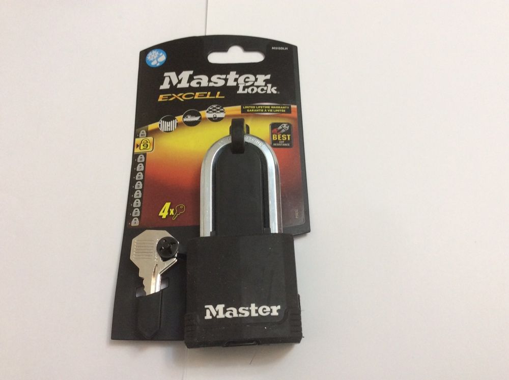 Lacat Master Lock M515EURDLH 9 mm corp laminat,nou