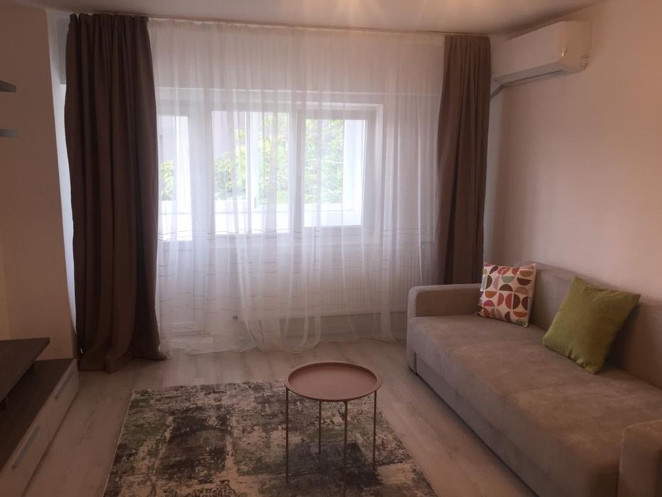 Inchiriez garsoniera in zona Mall Vitan