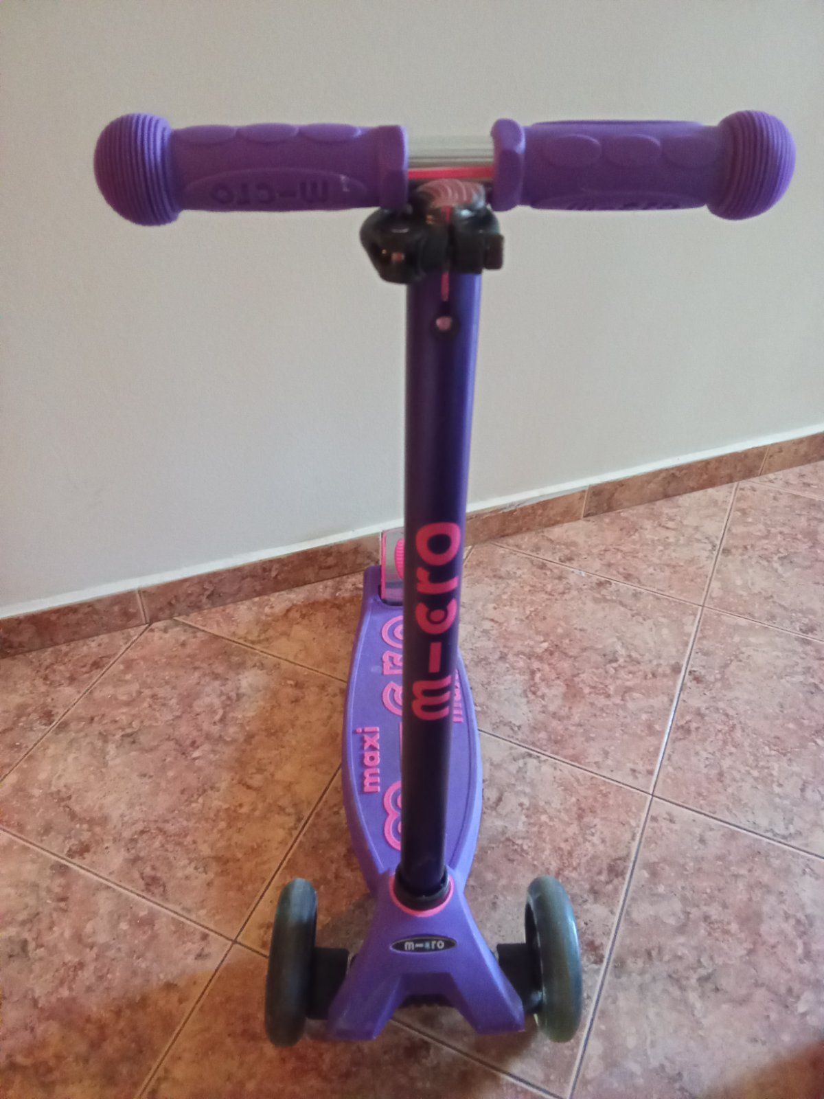 Продавам детска Тротинетка M-cro Maxi