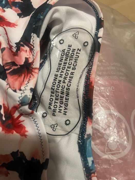 Дамски бански S нов