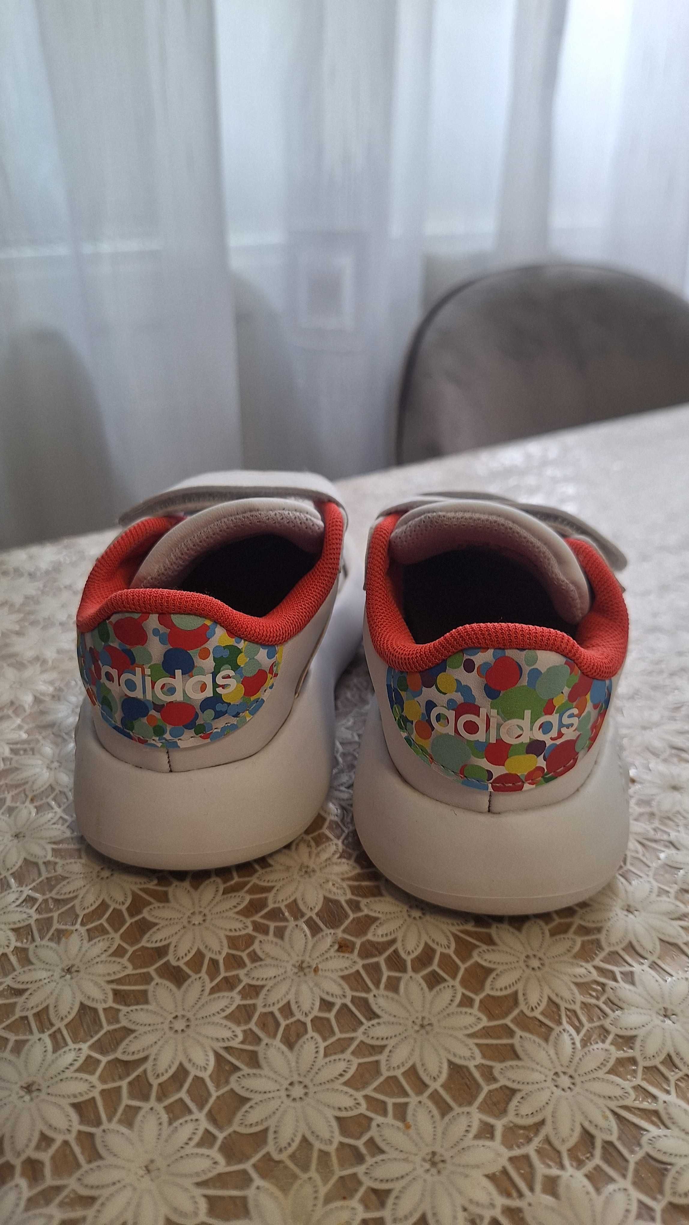 Детски маратонки Adidas buble