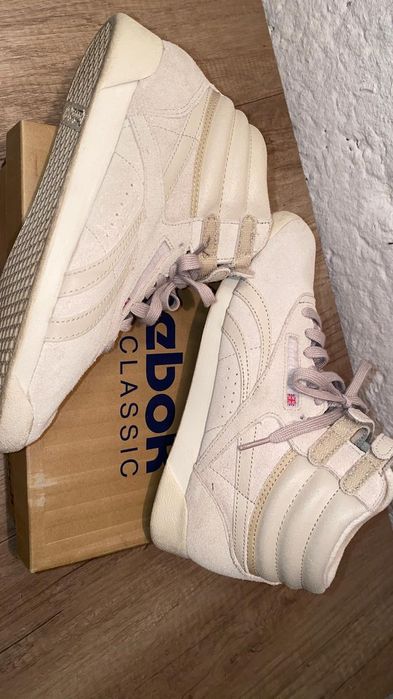 Дамски маратонки Reebok Classic HI 38