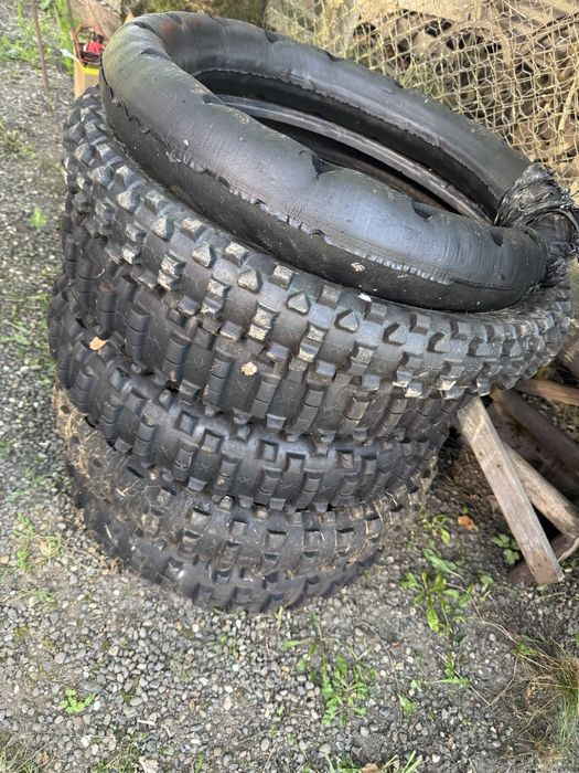 Anvelope Endurocross secand 140 80 -18 si 100/100-21 in stare buna