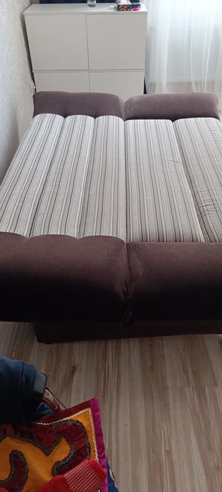 Диван раскладной,в отличном состоянии