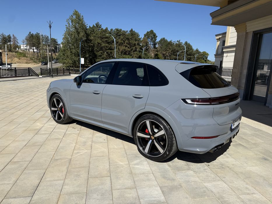 Porsche Cayenne S 2023 475 cp pretul include tva deductibil